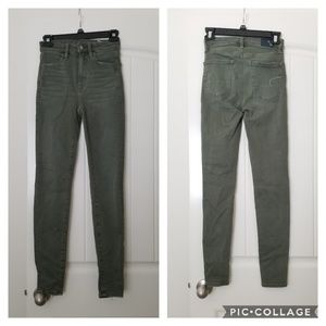 High waisted jegging.